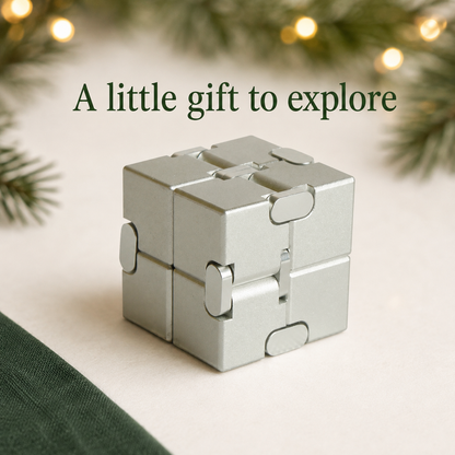 Metal Infinity Cube – A Compact Folding Fidget for Your Desk