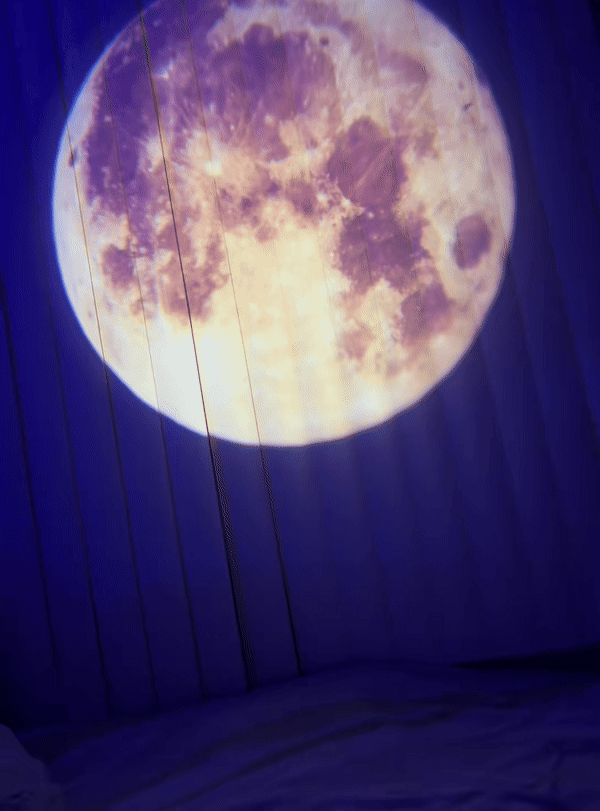 Compact Moon and Star Projector Lamp with Easy Disc Selection